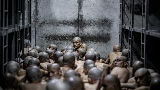 El Salvador'da 2000 çete üyesi, yeni inşa edilen yüksek korunaklı hapishaneye nakledildi