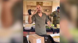 İsrail askerleri camiyi mutfağa çevirdi