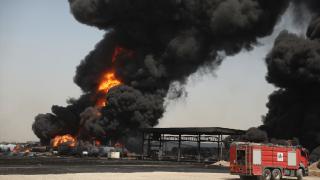 Erbil'deki petrol rafinerisinde dün çıkan yangın devam ediyor