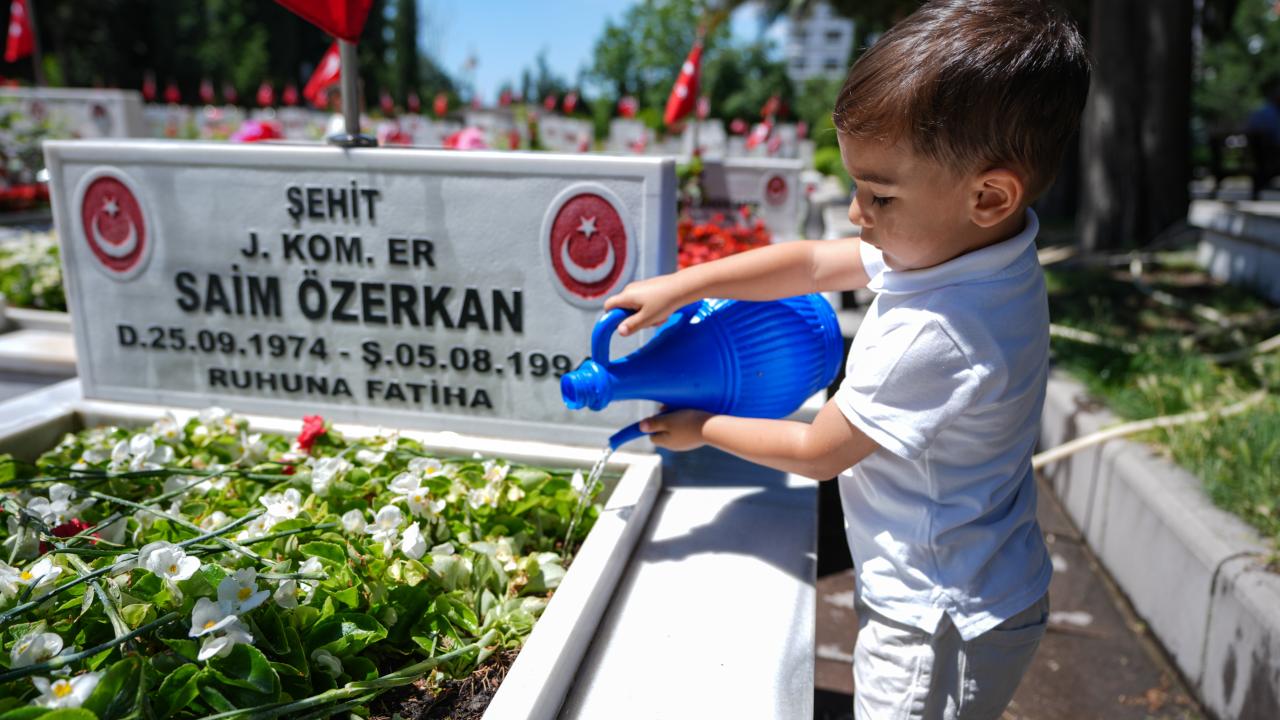 Şehit yakınlarının hüzünlü bayramı