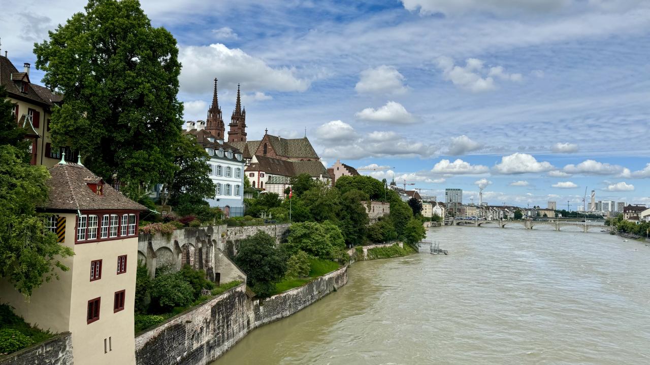 Basel Manastırı şehrin silüetine ihtişam katıyor