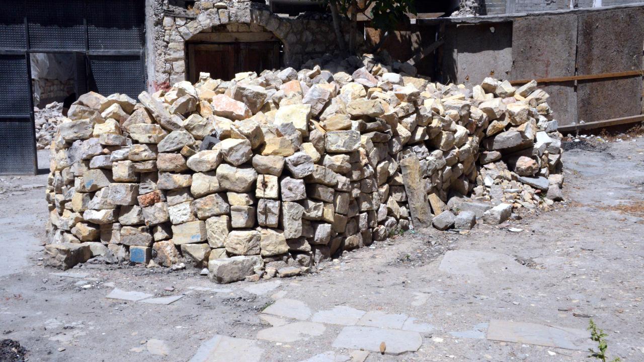 "Molozlardan ayrıştırılıp belgeleme çalışmaları gerçekleştirildi"