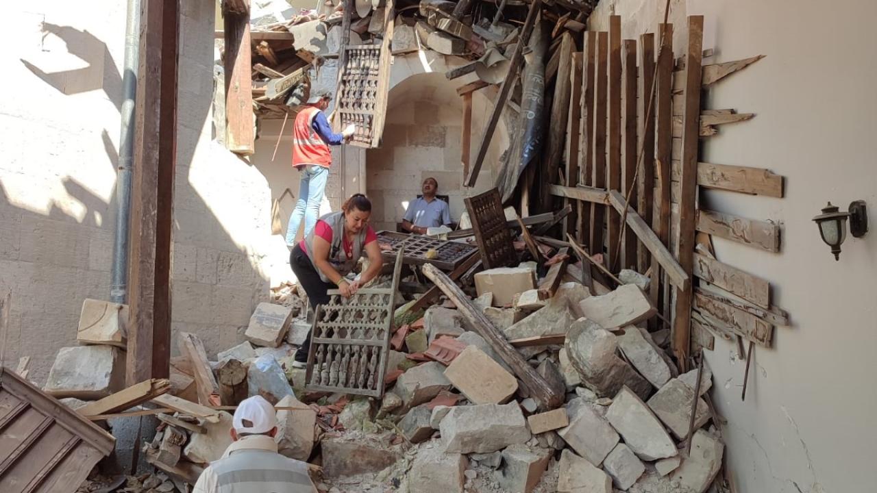 65 tarihi taş müzede koruma altında