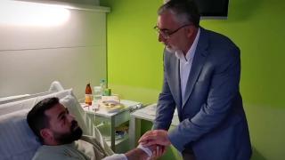 Bakan Işıkhan, Almanya'da polisin darp ettiği Türk gencini ziyaret etti