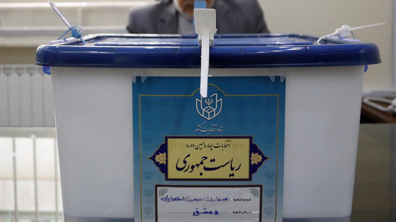 Reformistlerin adayı Pezeşkiyan anketlerde önde