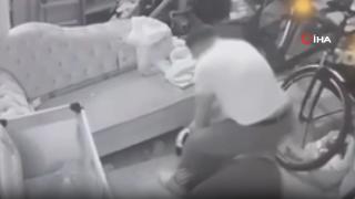 Almanya'da kuyumcuya giren silahlı hırsızı Türk çalışan durdurdu