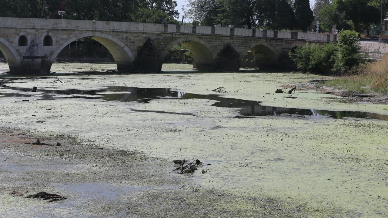 Kuraklık nedeniyle kontrollü sulamaya geçildi