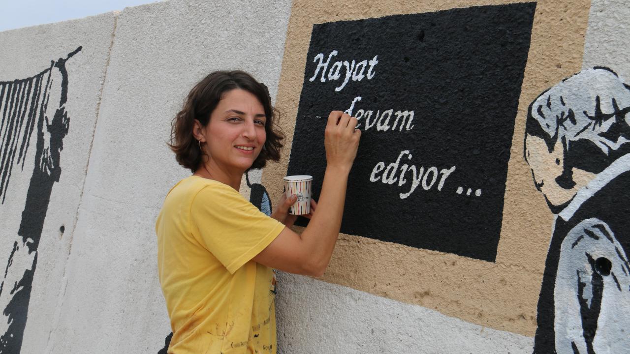 “Amacımız buraya gelen insanların duvardan keyif alması, bir nebze olsanız rahatlayabilmesini sağlamak”