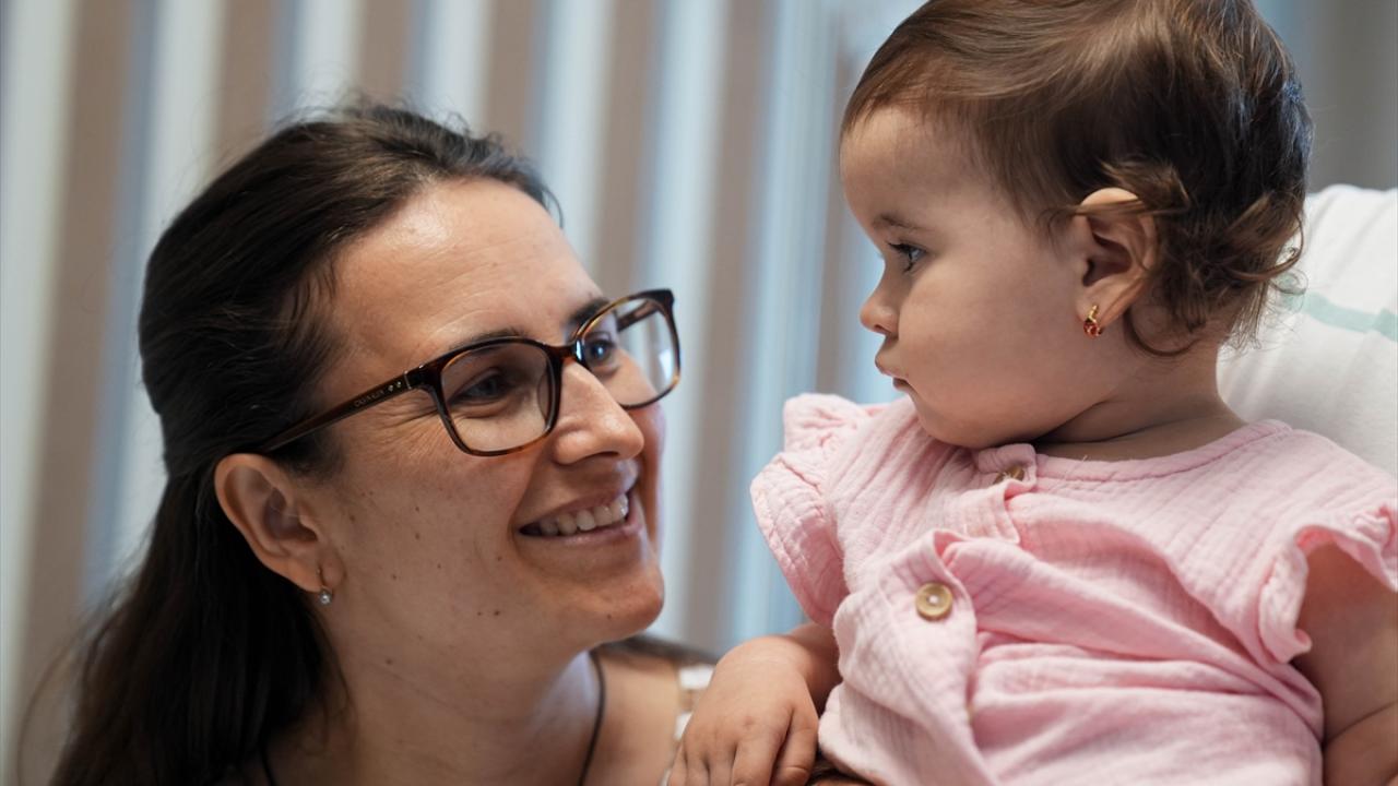 "Yeni doğmuş bebek gibi sesleri tanımaya başlıyor"