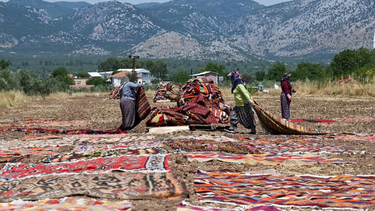 "Çalışırken bazen özendiğim halılar oluyor"