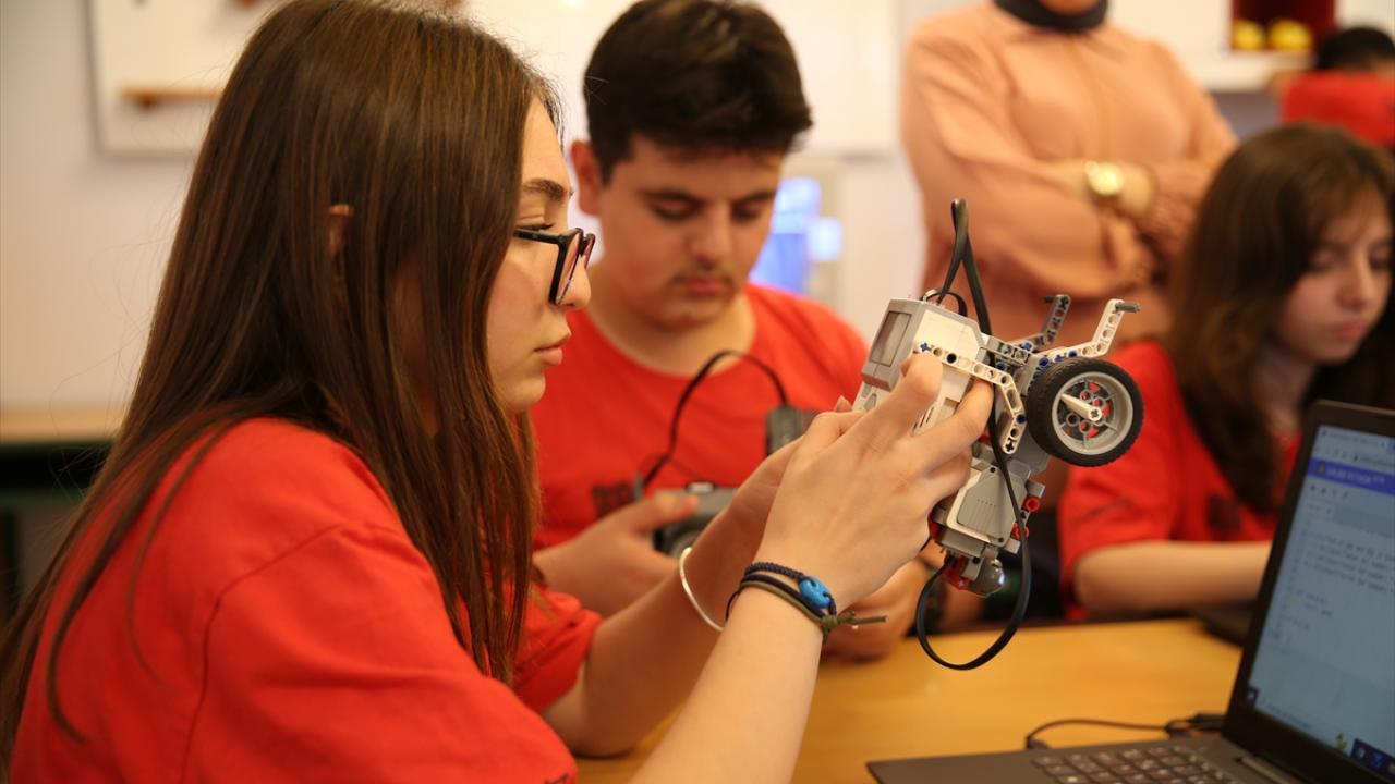 "Depremden sonra tekrar çalışmalara başladık"