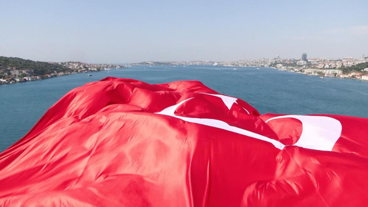 istanbul-kopru-bayrak-dha-2253842.jpg