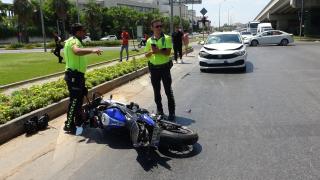 2 kez kırmızı ışıkta ihlali yaptı, otomobille çarpıştı