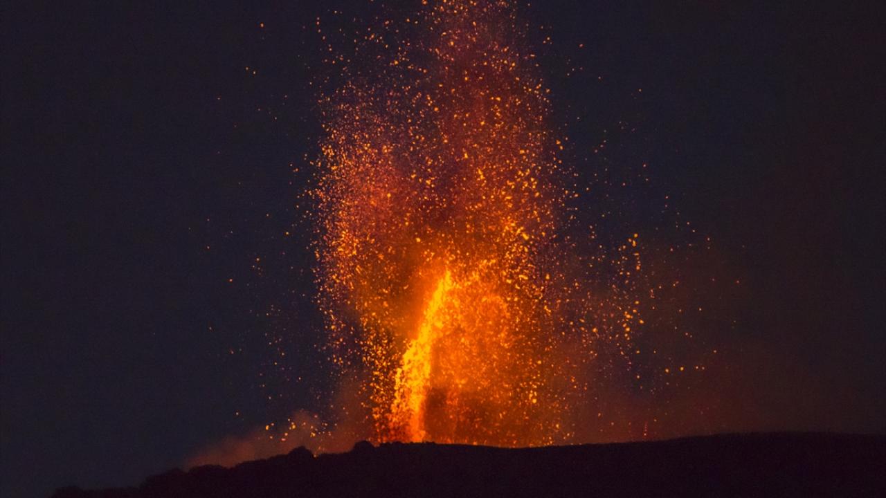 Etna`nın deniz seviyesinden yüksekliği değişti
