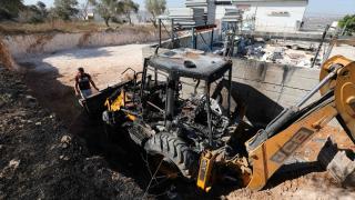 Batı Şeria'da İsrailli işgalciler, Filistinlilerin ev ve araçlarını kundakladı