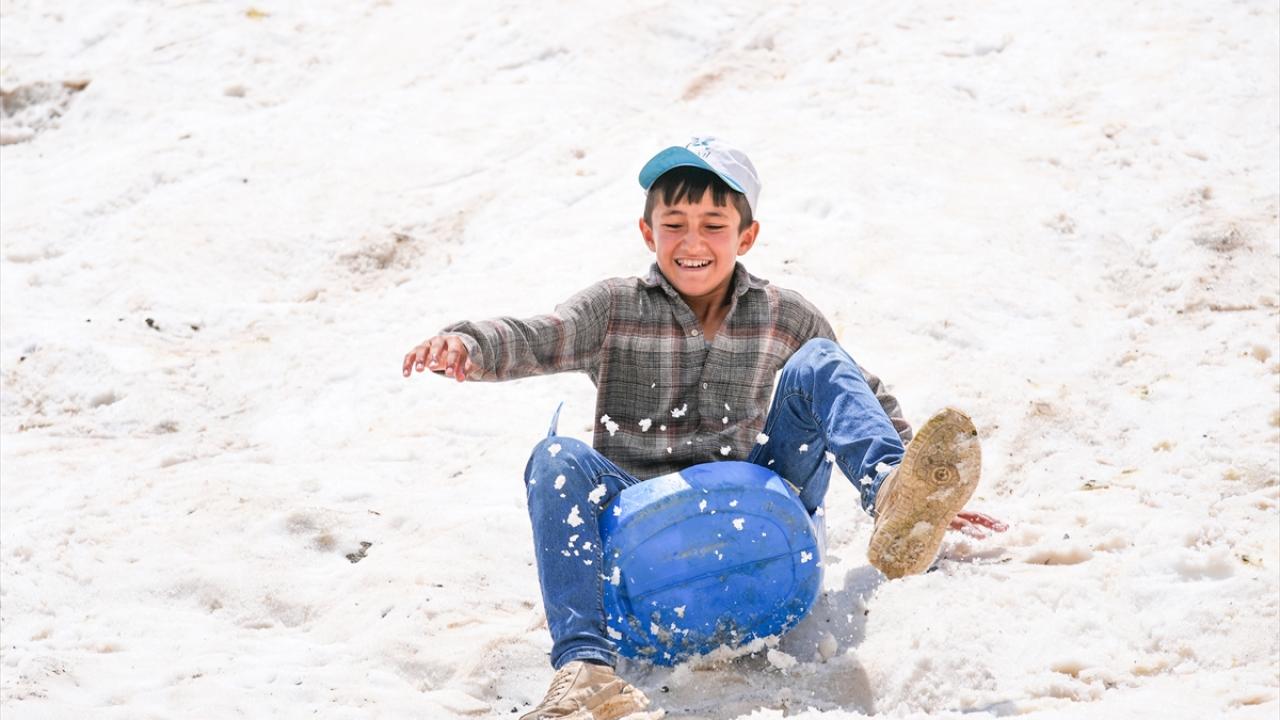 "Temmuz ayında karda kayıyoruz"