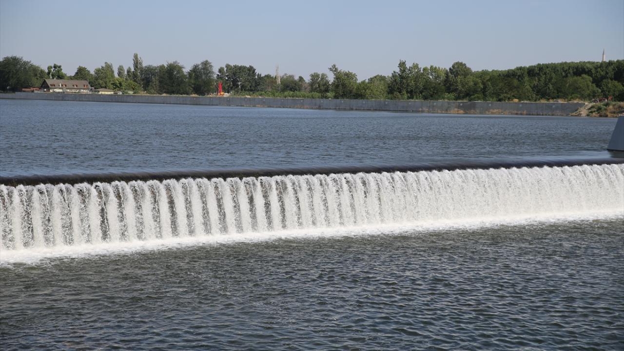Arşimet türbinli hidroelektrik santrali