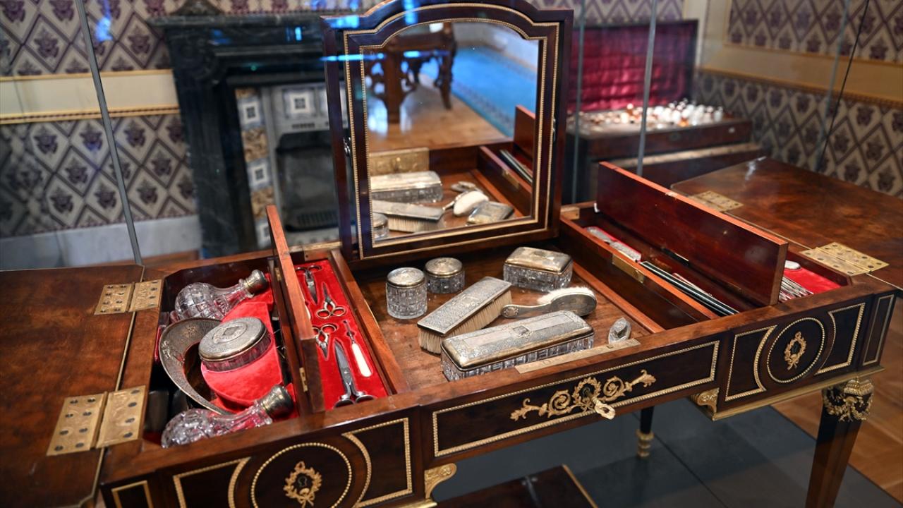 Yıldız Albümleri`nden seçme fotoğraflar ve yazma eserler görülecek