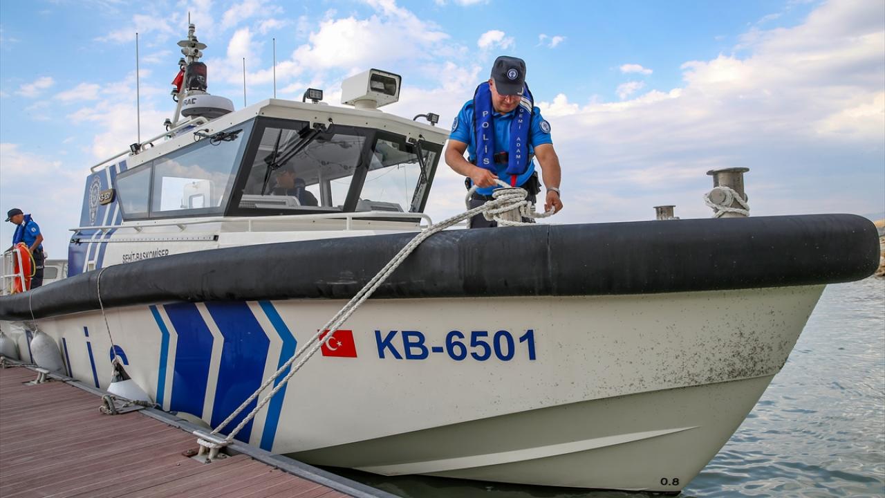 "101 boğulma vakasına müdahale ettiler"