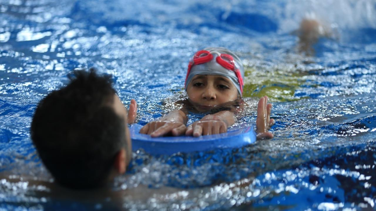 Şırnak`ta 6 yılda 79 bini aşkın çocuk yüzme öğrendi