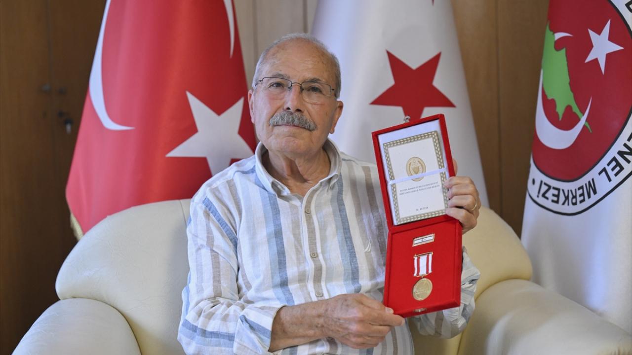 "Erimiş asfaltta çıplak ayaklarla bizi yürüttüler"