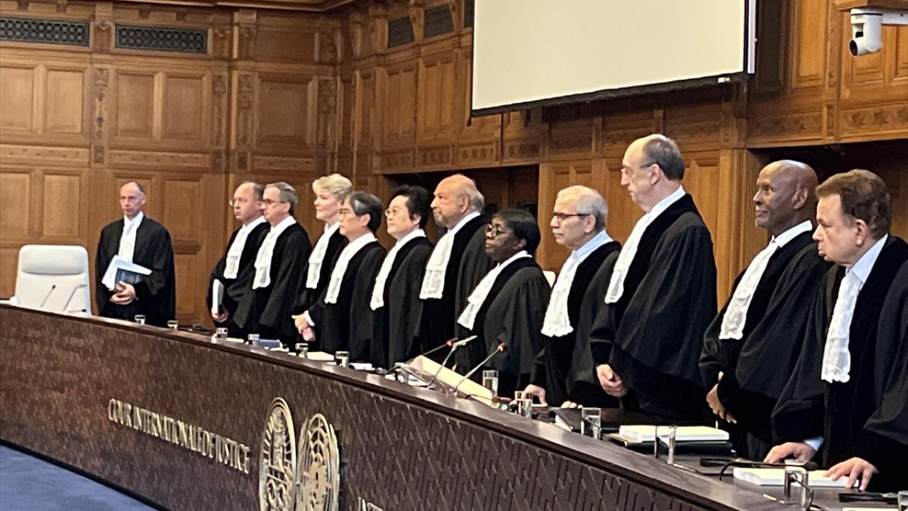 "İsrail`in işgalci politikası Lahey tüzüklerine aykırıdır"