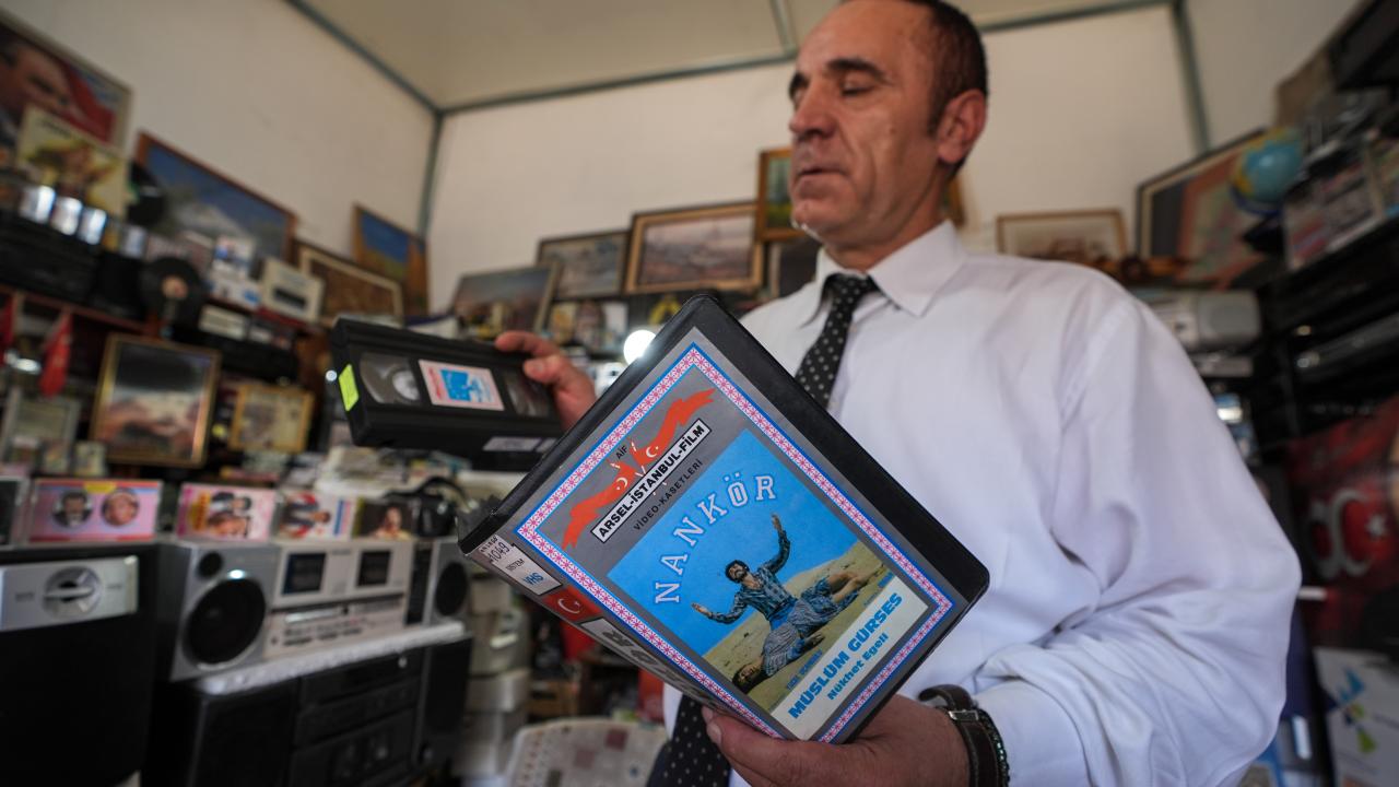 "500 liralık kaseti 5 liraya satmışım"