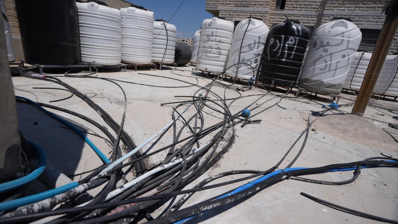 Doğu Kudüs`te ayrım duvarını geçince değişen çehre