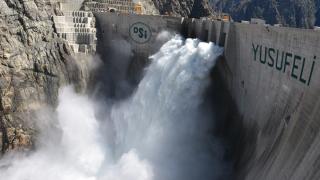 Yusufeli Barajı'nda tam yükte dolusavak testleri yapıldı