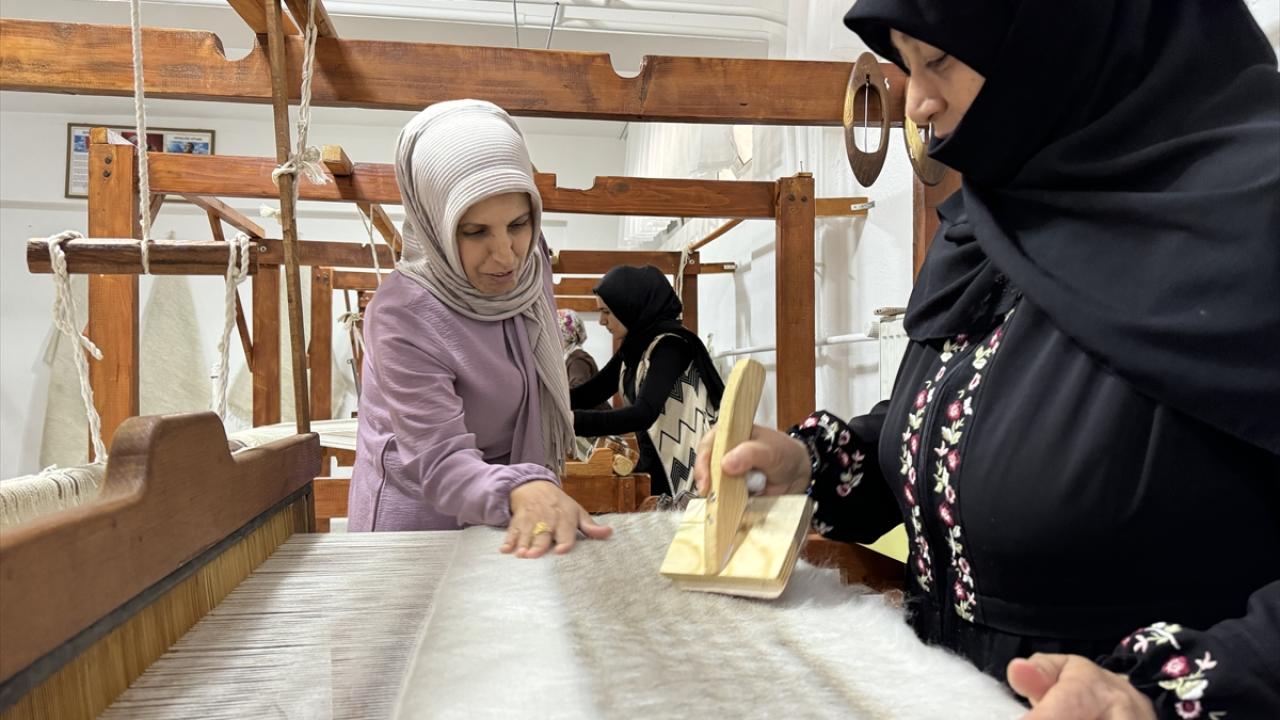 "Kadın elinin değmesi battaniyeyi daha da güzelleştirecek"