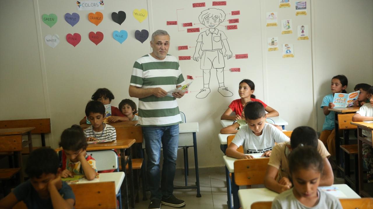 "Çocukların eğitim eksiklerini burada gidermeye çalışıyoruz"