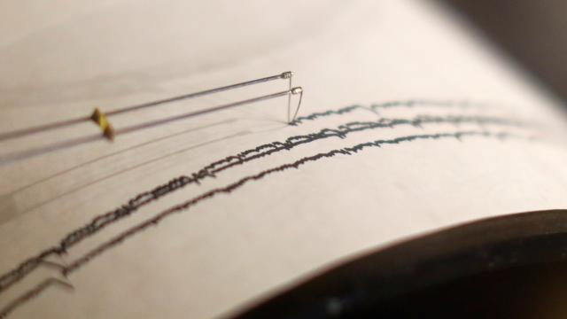 Japonya'nın kuzeydoğusunda derin odaklı deprem: büyüklük 6,9–7,2 aralığında bildirildi, can veya mal kaybı yok, nükleer tesislerde anormallik yok