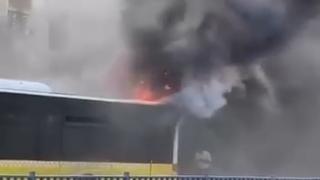 Esenyurt'ta seyir halindeki İETT otobüsü yandı