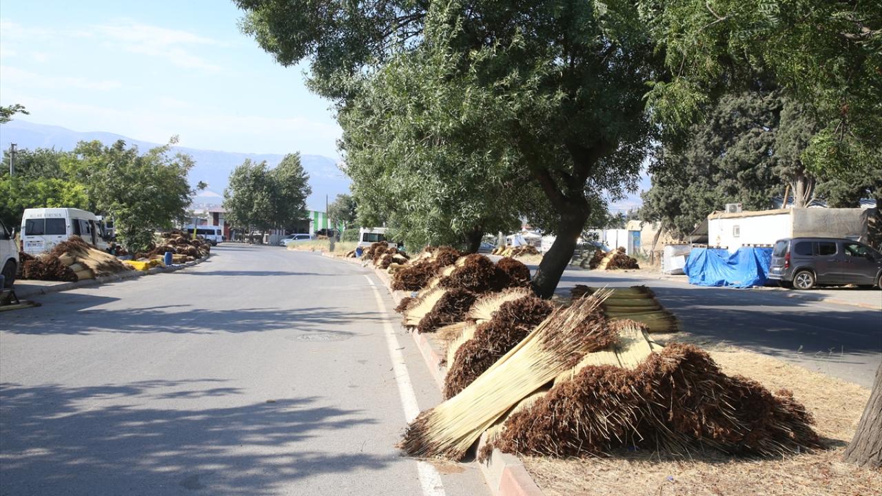 "Çiğ hasırda kurutulan tarhananın tadı da farklı oluyor"
