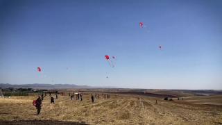 Jandarmadan çocuklara uçurtma sürprizi