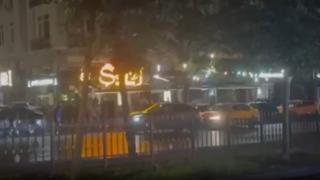 Tartıştığı grubun üzerine aracını sürüp kaçtı