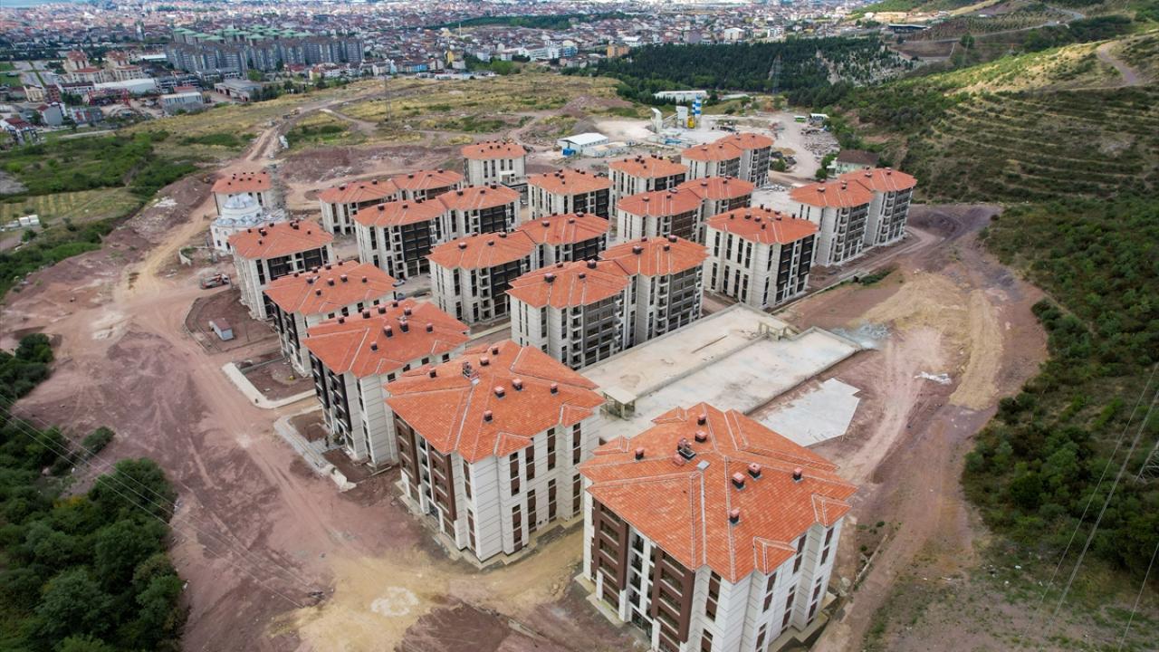 "6 bine yakın konutta yenileme çalışmaları devam ediyor"