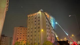 İzmir’deki orman yangını binaya sıçradı