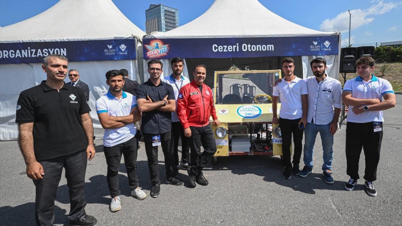 "Her daim gençlerin yanında olmaya devam edeceğiz"