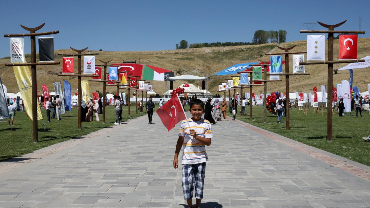 Okçuluk stantları ilgi görüyor