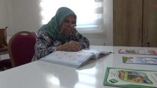 86 yaşında hayalinin peşinden gitti: 3 ayda okuma yazma öğrendi