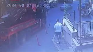 Gaziosmanpaşa'da freni patlayan kamyon cami avlusuna girdi