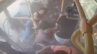 Metrobüs kazası araç içi kamerasında