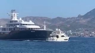 Bodrum'da süper yat, motoryata arkadan çarptı