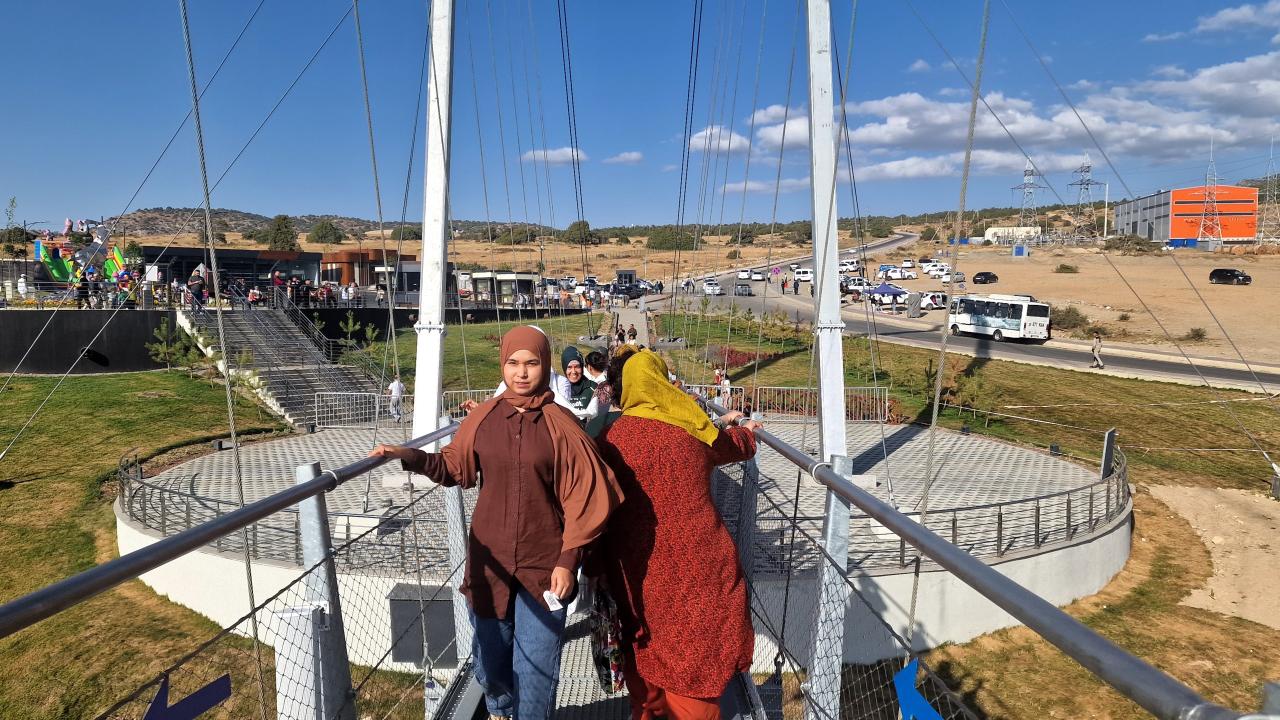 "Rüzgarda sallanan köprüde yürümek büyük zevk"