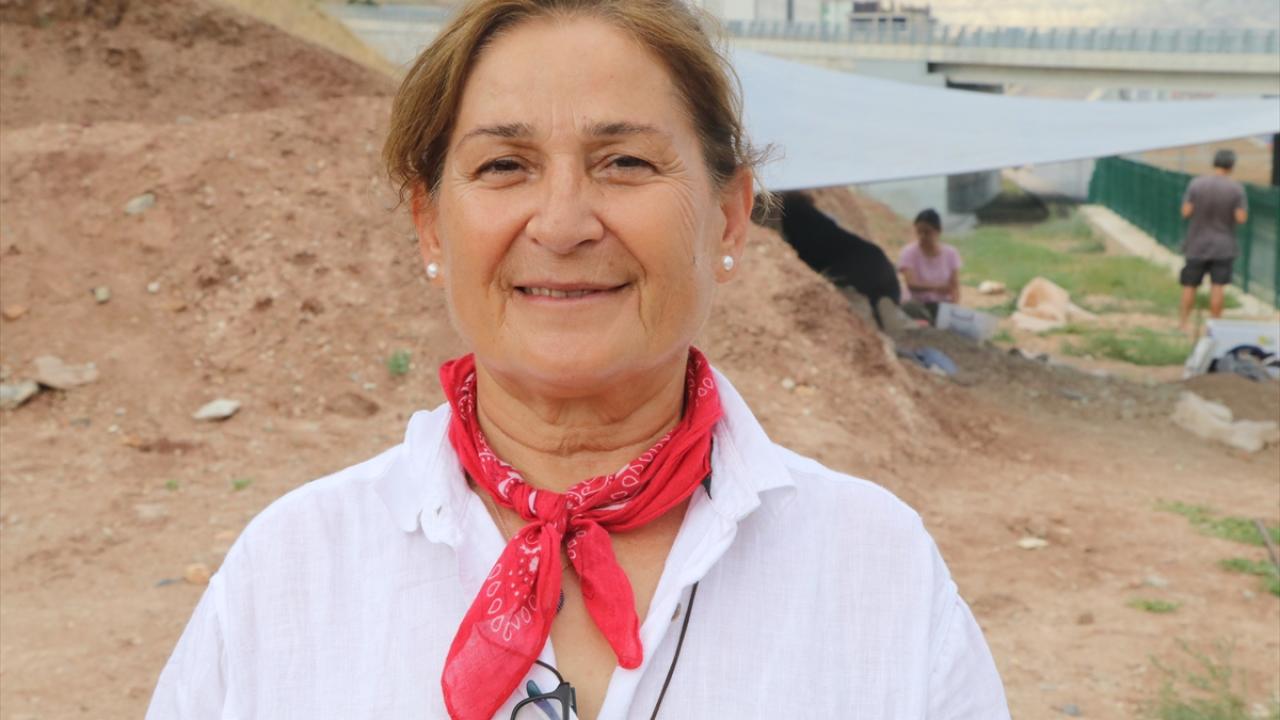 "Çorakyerler`de fillerin atalarına ait iki farklı tür var"