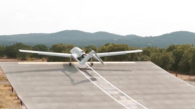 Bayraktar TB3, rampa kalkış testini geçti