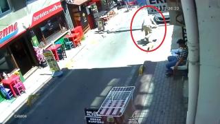 Bursa'da bu sokağa girenler kendini yerde buluyor