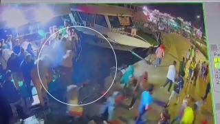 Eminönü'nde anne ve bebeği tekneden denize düştü