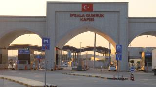 Sınır kapısında polise saldıran Yunan ayağından vuruldu